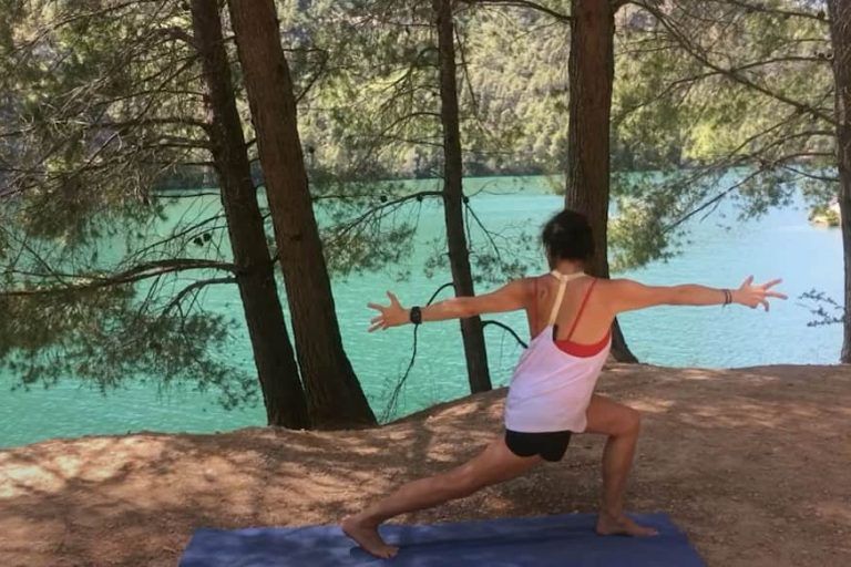 erika-paez-yoga-somatico-valencia-casa-retiros-hoya-de-gualy